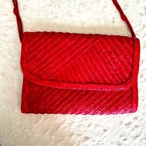 Vintage Shoulder Bag. Red woven shoulder bag.